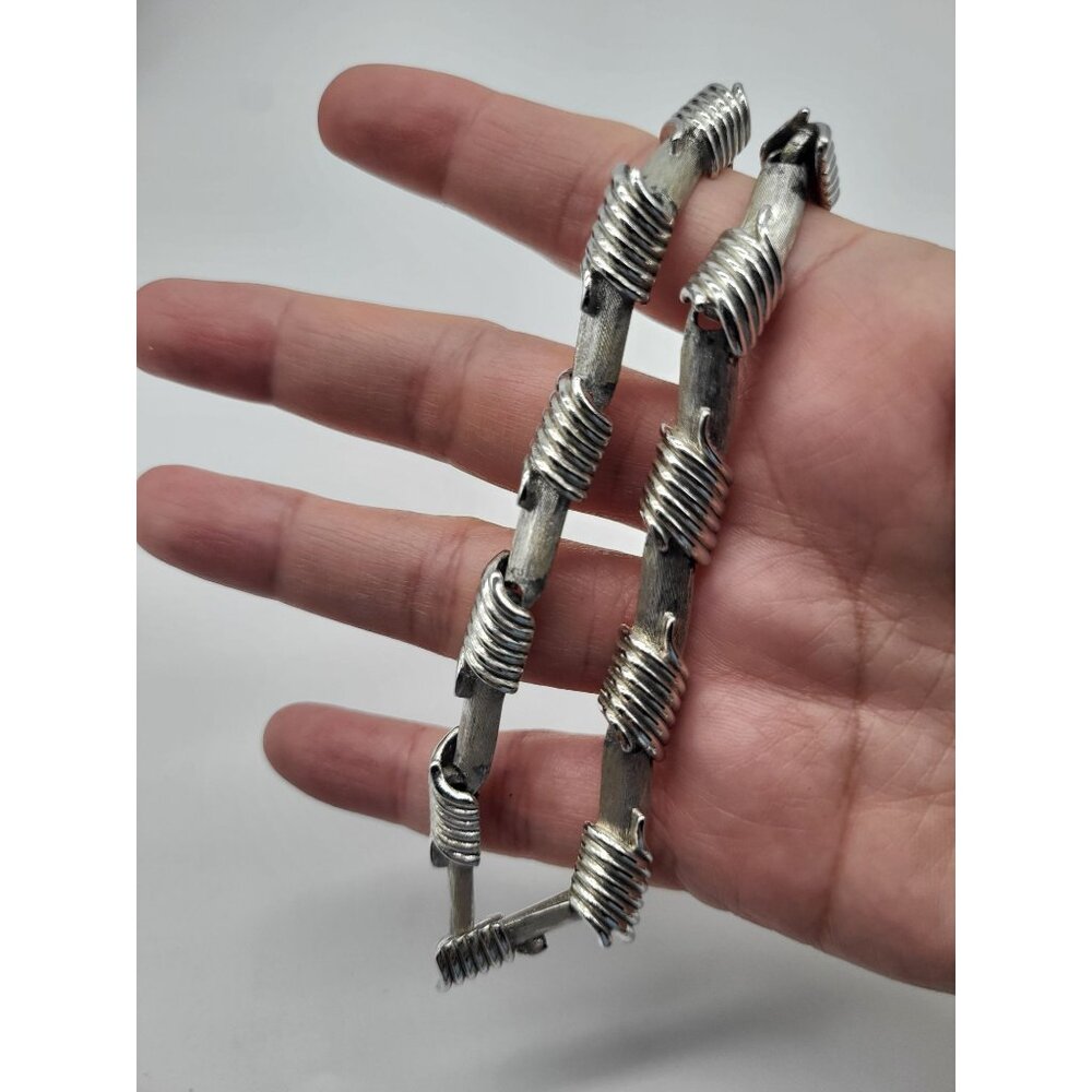 MONET Vintage Silver Tone Chain Choker Necklace Wrapped Coil Brushed - Picture 7 of 8